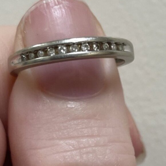 1/10 CT. T.W. Diamond Wedding Band in 10K White Gold US 7 Anniversary Engagement - Picture 6 of 8
